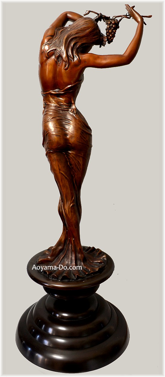 Бронза ар-деко, Девушка с виноградной ветвью, бронзовая скульптура