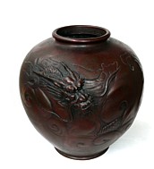 бронзовая ваза с рельефным изображением Дракона, 1860-70-е гг., Япония