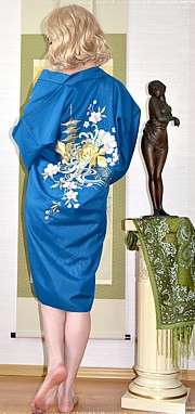 японское кимоно-мини с вышивкой и подкладкой в японском интернет-магазине АОЯМА ДО