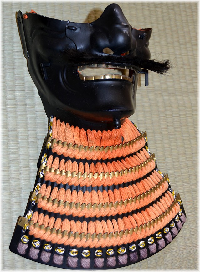 защитная железная маска самурая - деталь доеспехов
